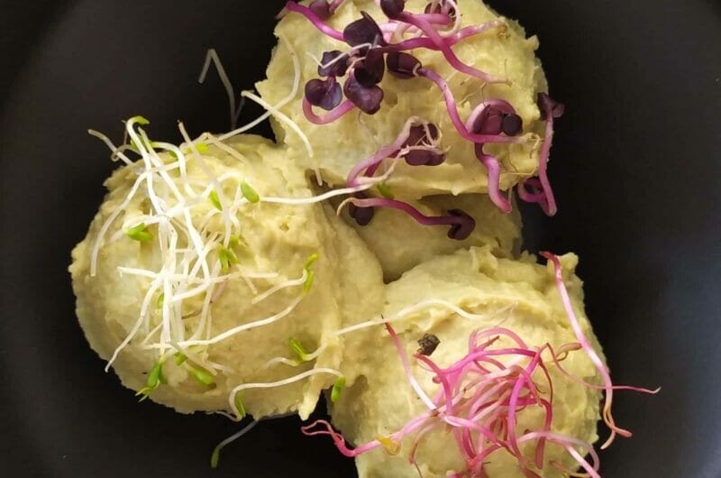 Hummus di cannellini e piselli alla salvia